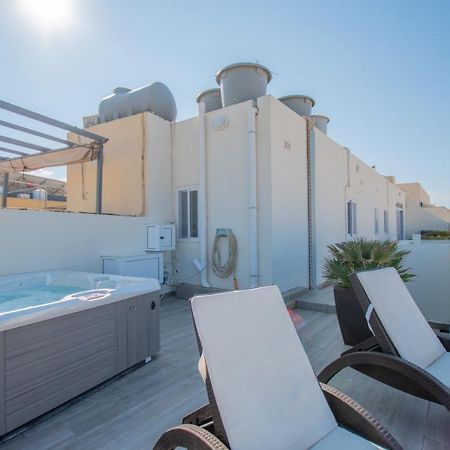 Kernice Penthouse With Sea And Country Views Of Xghajra Exterior photo